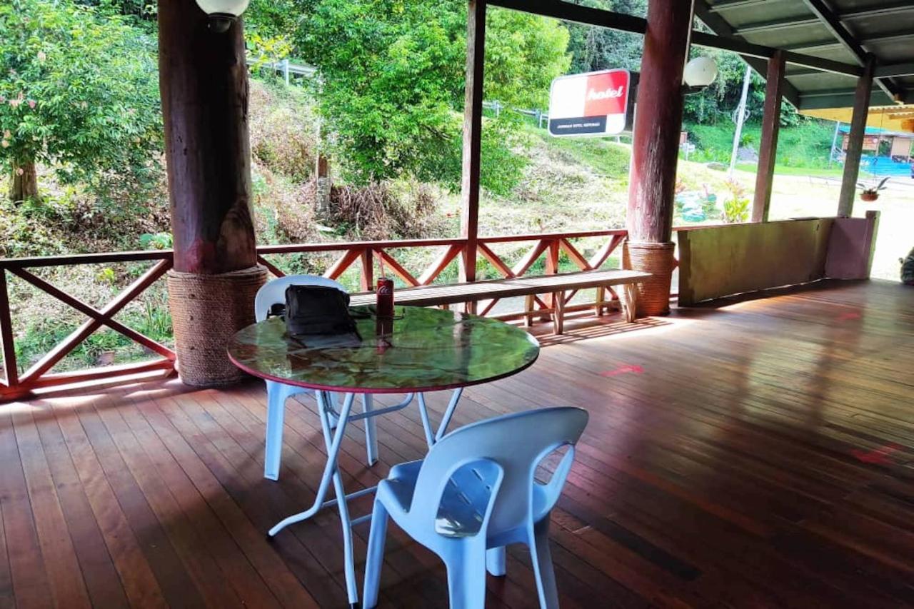 Oyo 90396玛华雨林天堂酒店 Tambunan 外观 照片